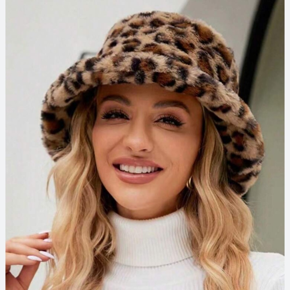Boho Fabulous Leopard Faux Fur Fluffy Bucket Hat - Picture 1 of 3